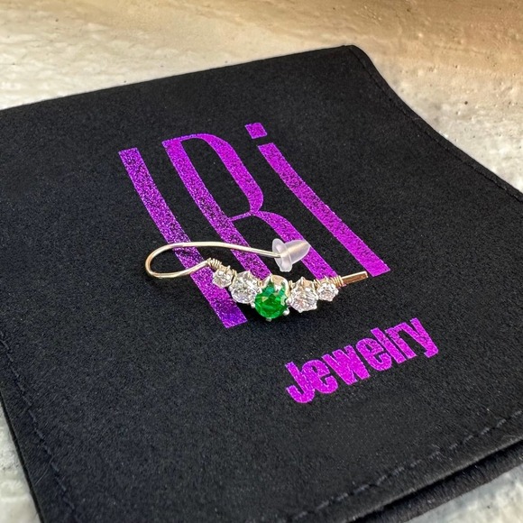 Sparkle ear cuff non pierced - 14K Gold - Picture 2 of 3